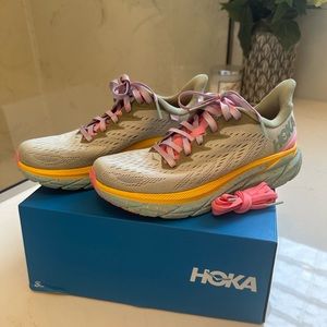 New Hoka Clifton 8 (free people) size 8